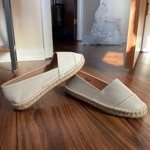 Slip On White Size 5.5 Chase and Chloe Shoes